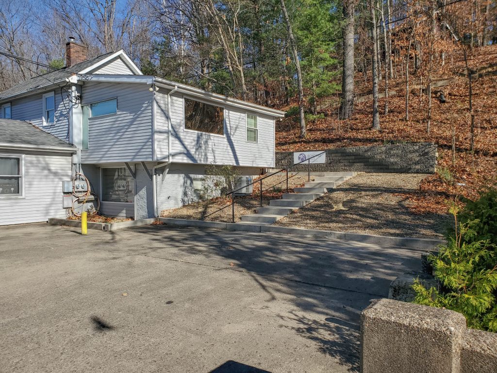 528 1/2 Richland Avenue, Athens Ohio